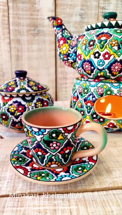 ستِ چایخوری با قوری و وارمر و 2عددفنجان نعلبکی و قندان