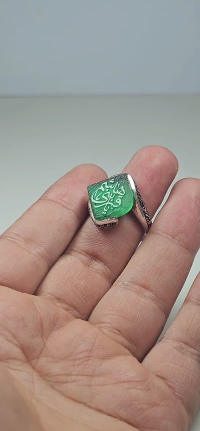 انگشتر عقیق سبز نقطه یاقمر بنی هاشم 