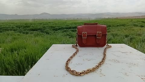 کیف کوچک دوشی چرمی چرم طبیعی فلوتر گاو کاملا دست دوز 