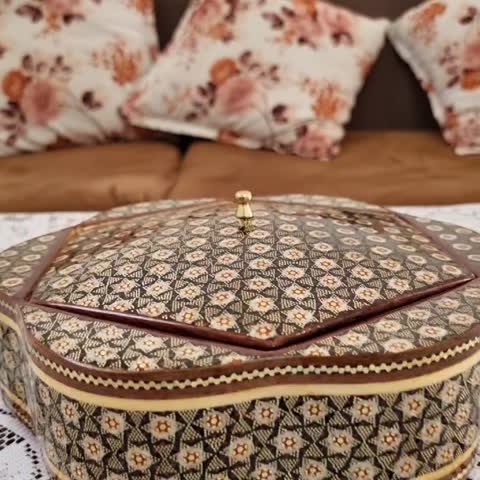 هدیه شکلات خوری خاتم کاری به همراه جعبه مخمل مدل پره وارو مشکی