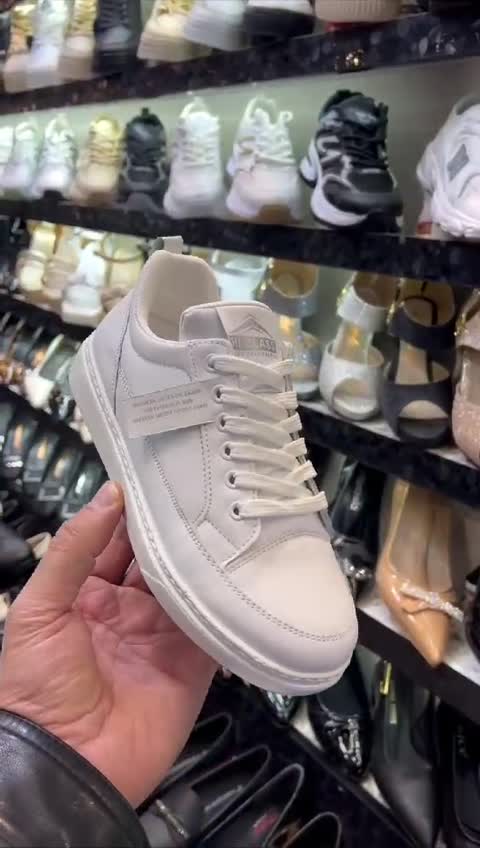  ونس اسپرت زنانه مدل مینو S