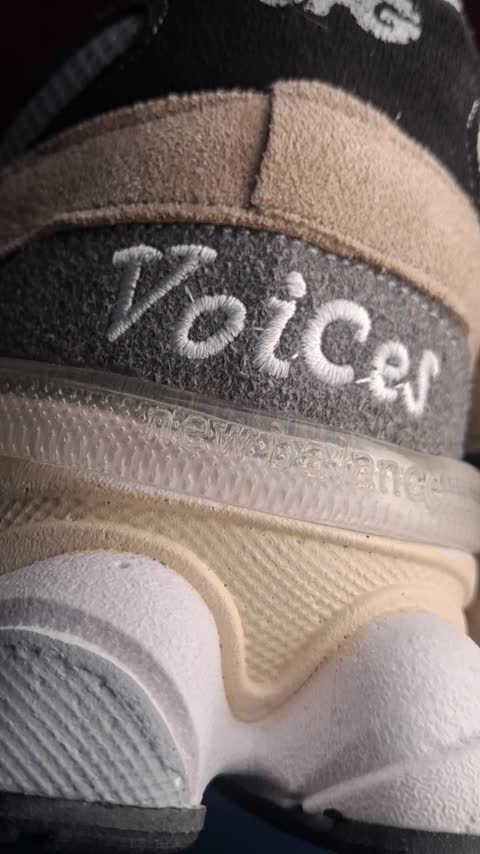 کتونی نیوبالانس 9060 طوسی کرم سبز مردانه New Balance 9060