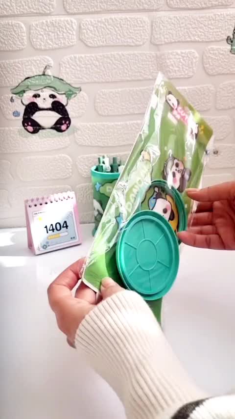 جامدادی عروسکی