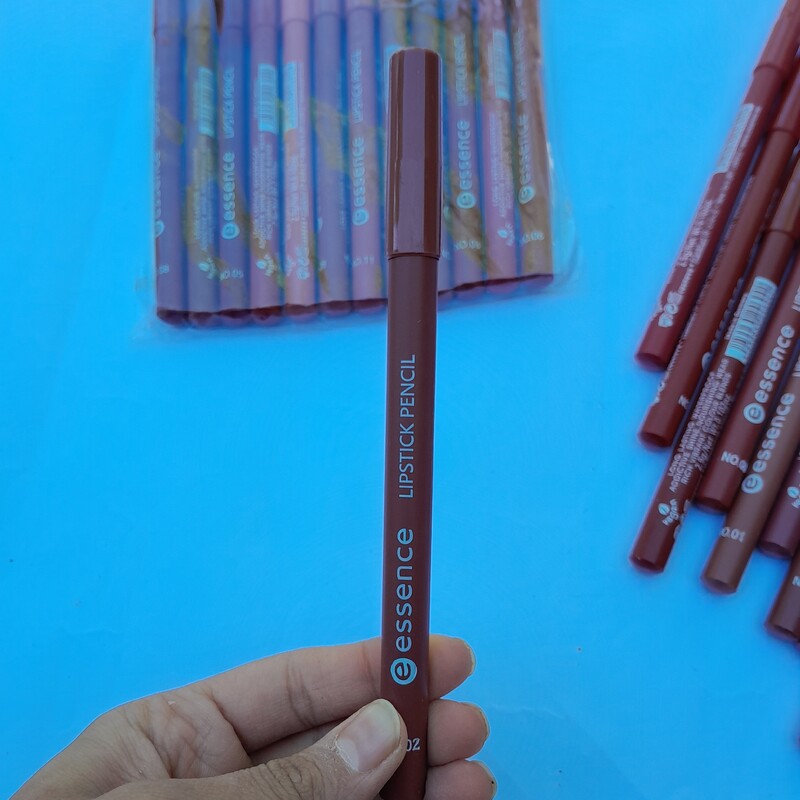 رژلب مدادی نرم و توش رنگ در 12 رنگ جذاب ک 24 ساعته و ضدآب. شماره 02