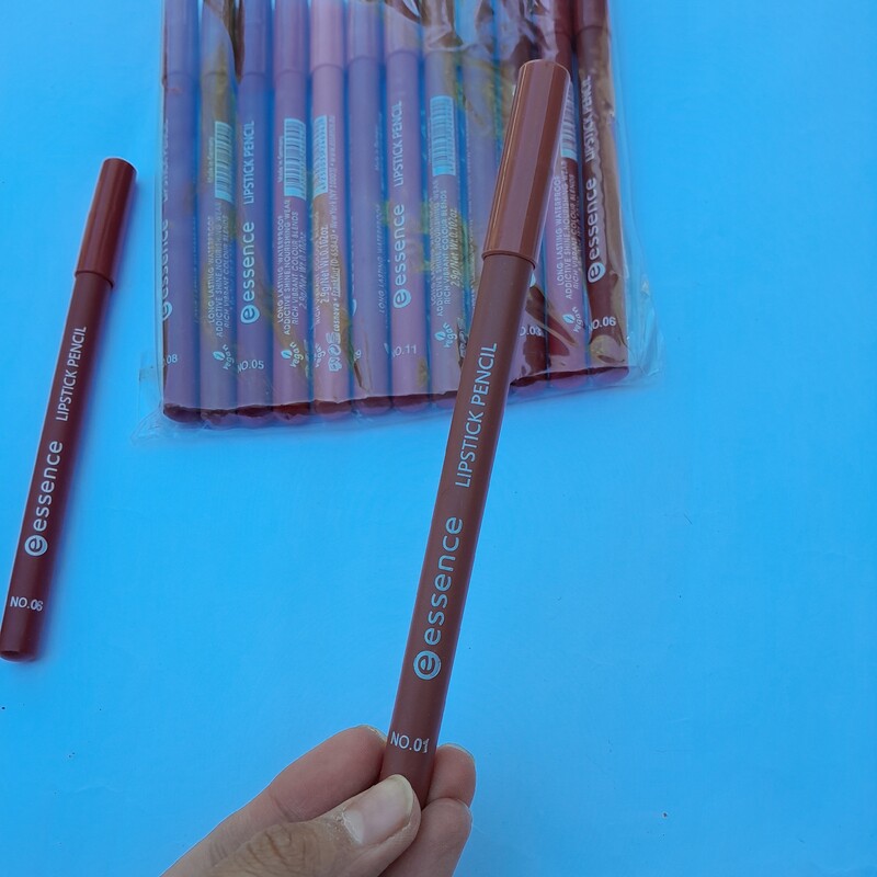 رژلب مدادی نرم و توش رنگ در 12 رنگ جذاب  24 ساعته و ضدآب.     شماره01 