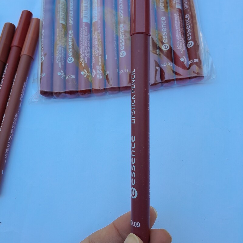 رژلب مدادی نرم و توش رنگ در 12 رنگ جذاب ک 24 ساعته و ضدآب شماره 09