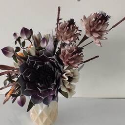 گلدان لاکچری و گل فومی