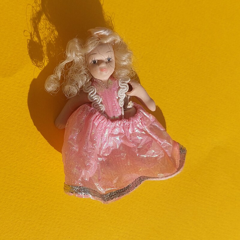 عروسک سرامیکی  مدل پرنسس صورتی دخترونه مجسمه 