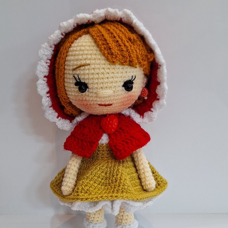 عروسک دختر شنل قرمزی سایز متوسط قابل شستشو