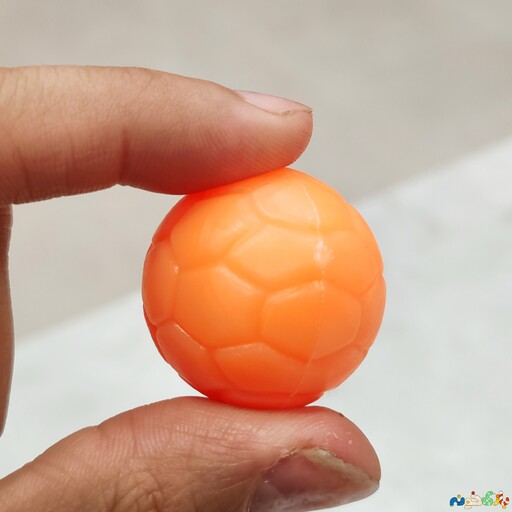 توپ فوتبال دستی تولید ایران تک رنگ قطر  25 میلی متر 