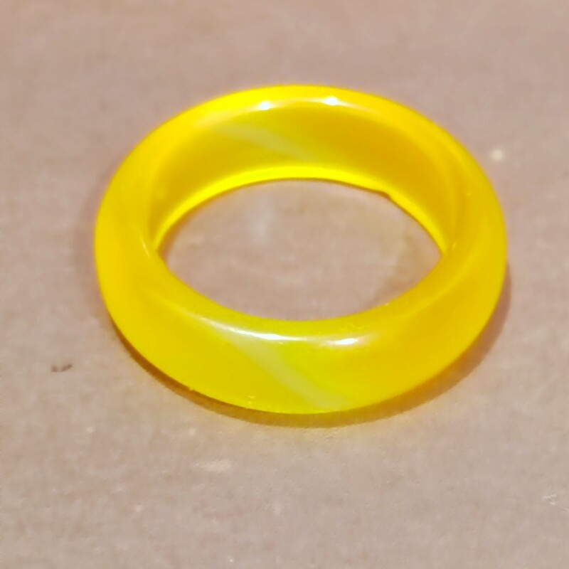 حلقه سنگ طبیعی عقیق زرد رگه دار معدنی سایز 56 کد 69101989
