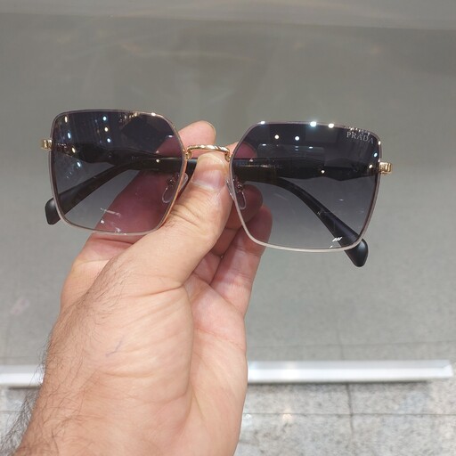 عینک آفتابی زنانه و مردانه مارک پرادا مدل مربعی یووی 400 (رنگ  مشکی  هایلایت)