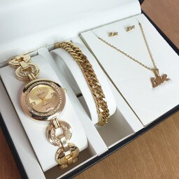 ساعت مجلسی زنانه طلایی همراه با نیم ست و دستبند 