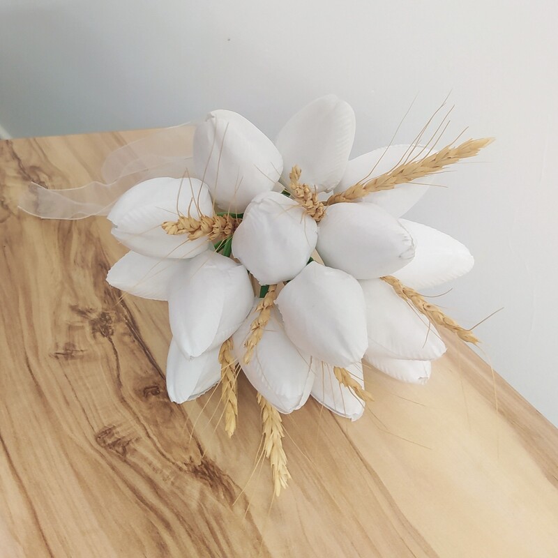 دسته گل مصنوعی عروس ترکیب لاله سفید و گندم قابل اجرا در سایز مختلف