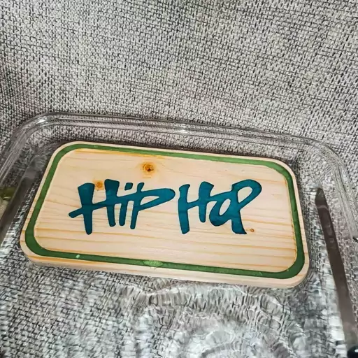 زیر لیوانی سه بعدی چوب و رزین طرح HipHop