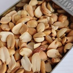 بادام و کره بادام زمینی در بسته بندی 300 و 400 و 500رمی  قابل عرضه می باشد