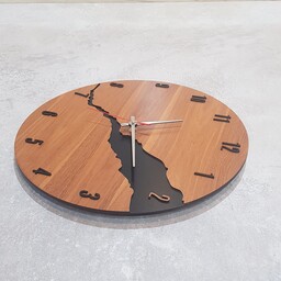 ساعت دیواری چوبی مدل fracture با رنگ گردویی روشن با قطر 40 سانتیمتری