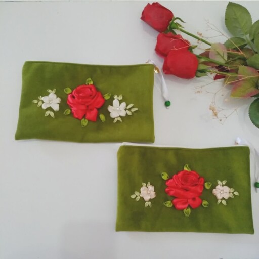 کیف روباندوزی با پارچه مخمل فیروزه ای با گل رز سفارش در رنگ و طرح دلخواه