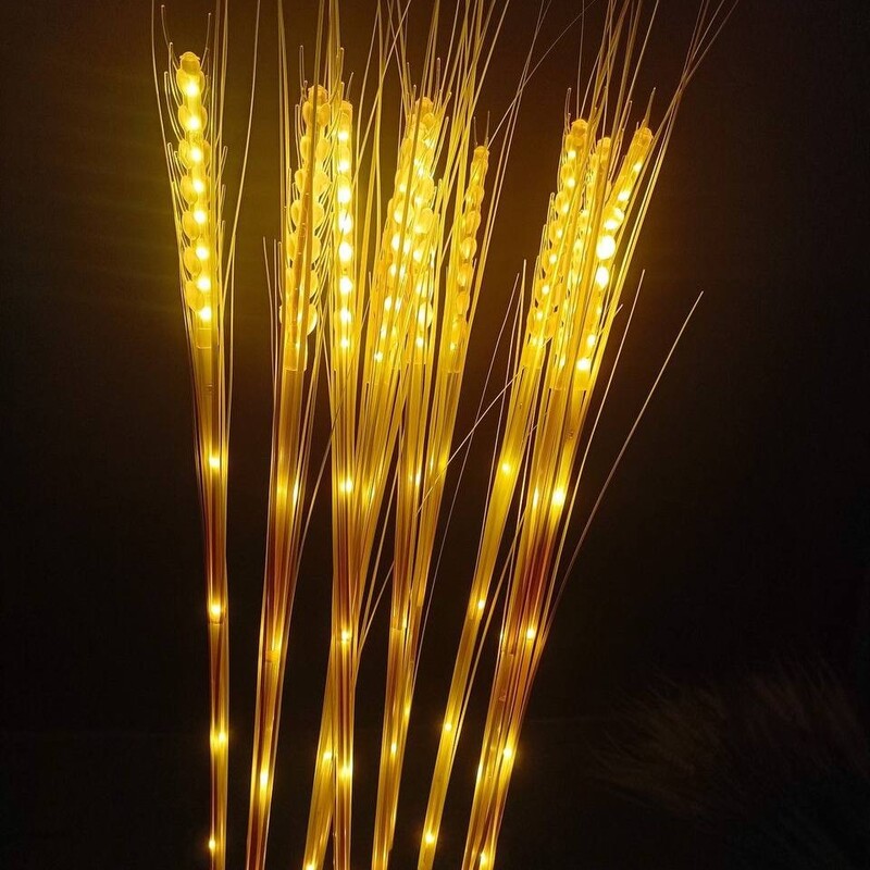 خوشه گندم  برقی دارای 10 شاخه 60 سانتی نور انبه ای  همراه نیزه برای نصب در محیط های خاکی 