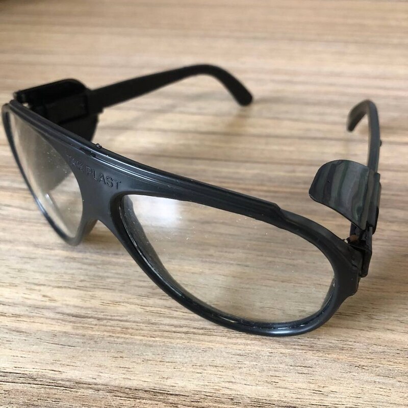 عینک ایمنی شیشه سفید بغل دار تک پلاست TAK PLAST
