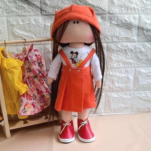عروسک روسی دختر تیشرت با سارافون نارنجی  دارای رنگ بندی