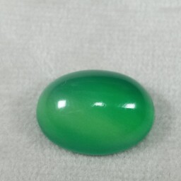 نگین عقیق سبز معدنی نگین تراش خورده عقیق سبز  مناسب انگشتر و گردنی 