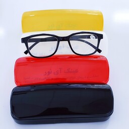 عینک مطالعه نمره مثبت دو و نیم  همراه  جلد با رنگ دلخواه  و دستمال