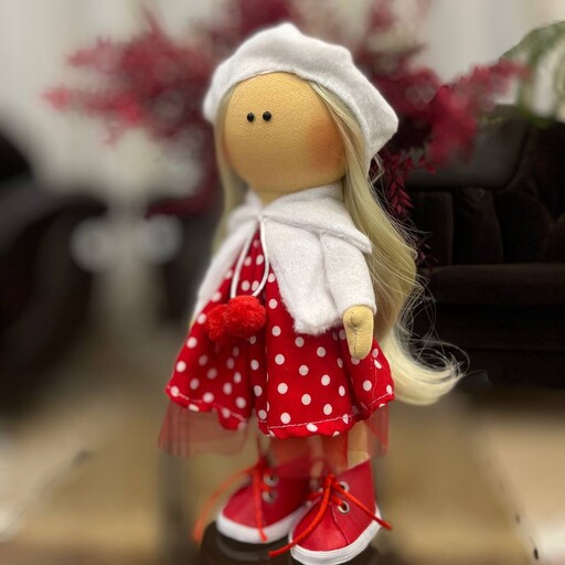 عروسک  دست ساز  روسی  عروسک ولنتاین عروسک ایرانی عروسک کادویی،قابل سفارش در سایزهای 25،30،42،دارای  کیف دستی کوچک