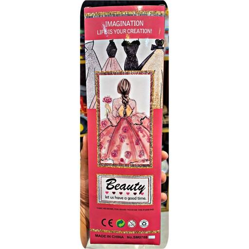 اسباب بازی عروسک باربی، مدل تمام مفصل، صورت گوشتی، لباس قرمز و موهای آبی، سایز جعبه 10 در 30