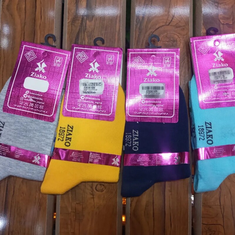 جوراب نیم ساق اسپرت زنانه مردانه طرح رنگین کمان محصولی از ضیاکو 