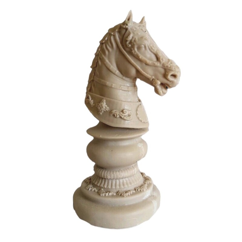 مجسمه پلی استر خام شطرنج اسب 