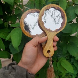 هدیه روز دختر آینه دسته دار چوبی منگوله ای چوبینک