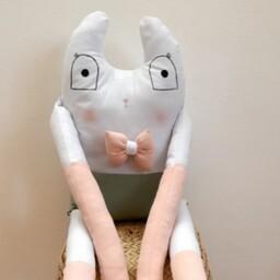 عروسک پارچه ای دستساز دست وپا دراز بغلی با رنگهای پاستلی وشیک مناسب سیسمونی نوزاد وبازی کودک ودکوراتاق کودک