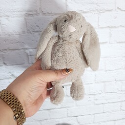 عروسک پولیشی خرگوش جلی کت رنگ نسکافه ای.فوق العاده با کیفیت و زیبا.داخلش شن داره،قابل شستشو ست.