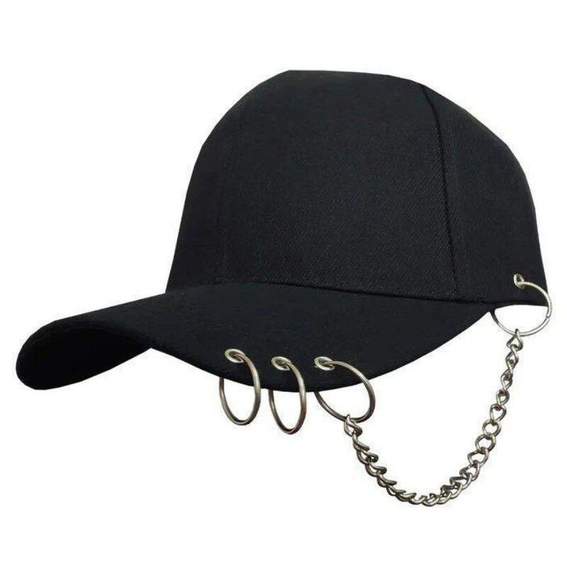 کلاه زنانه زنجیری مشکی.کلاه مشکی زنانه پرسینگ دار زنجیری مدل جدید کیفیت عالی.کلاه آفتابی زنانه.کلاه پیرسینگ.کلاه کپ 