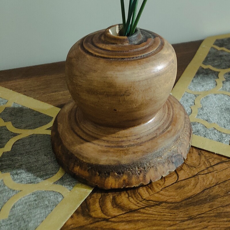 گلدان چوبی روستیک ، چوب گردو ، پایه دار، مخصوص گل خشک و مصنوعی 