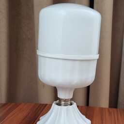 لامپ ال ای دی 40 وات بدون جعبه رنگ سفید مهتابی با18 ماه گارانتی کیفیت ساخت عالی نور بسیار خوب کف قیمت با سرپیچ e27 
