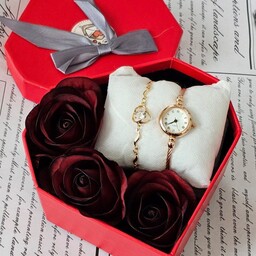 باکس هدیه زنانه ودخترانه،ساعت ودستبند،همراه باکس و گل مصنوعی وپوشال وبالشتک