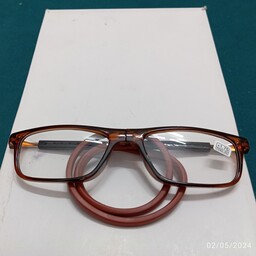 عینک مطالعه مگنتی گردنی با بند سیلیکونی و جنس عدسی شیشه ای درجه یک