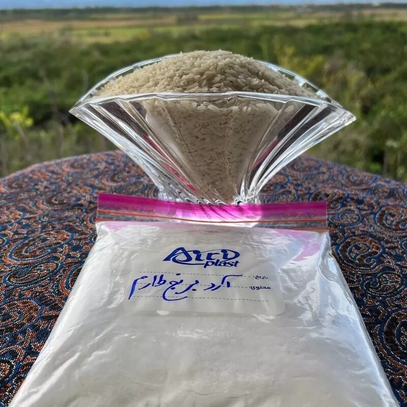آرد برنج طارم هاشمی شمال خوش عطر و خوش پخت در بسته های 500 گرمی 