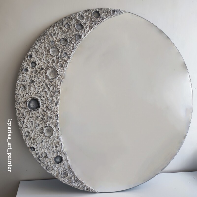 آیینه دکوراتیو طرح ماه اجراشده روی آیینه با خمیر تکسچر 
