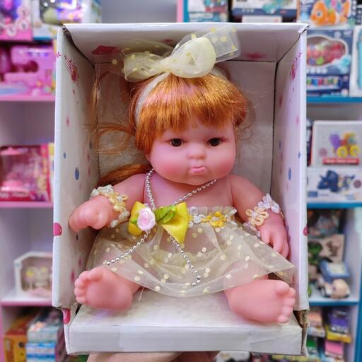 عروسک دختر نشسته جعبه ای موزیکال با شعر تولدت مبارک قبل از ثبت موجودی بگیرید