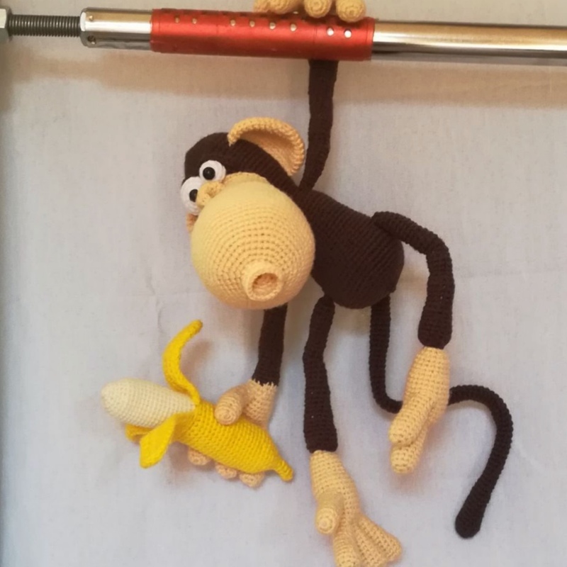 عروسک میمون بازیگوش