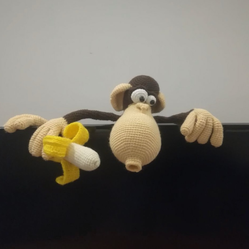 عروسک میمون بازیگوش