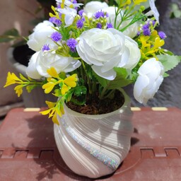 گلدان با گل مصنوعی 
