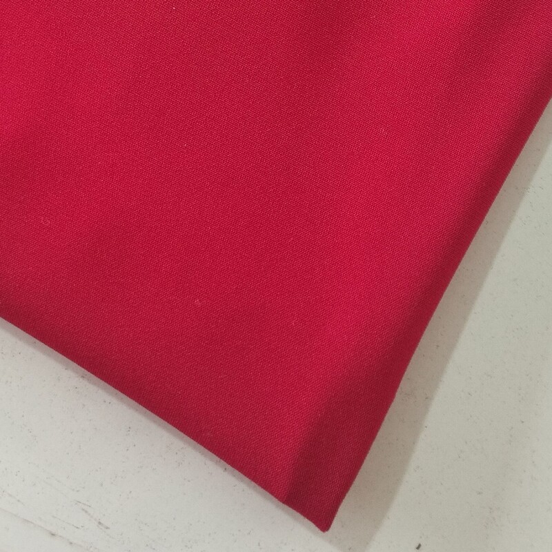 پارچه ریون کره ای درجه ی یک عرض 150 تک رنگ رنگ قرمز قیمت به ازای 10 سانت 
