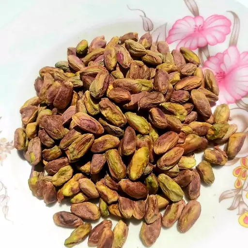 مغز پسته اکبری درجه یک بسته ی 1 کیلویی