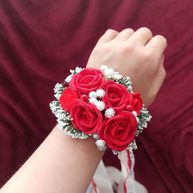 دستبند گل(مچبند گل) عروس وگل کت داماد قرمز مناسب عقد و نامزدی و حنابندان ، فرمالیته آتلیه 