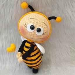 عروسک بافتنی یونی با لباس زنبور