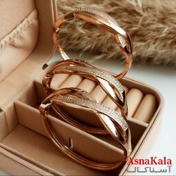 دستبند ژوپینگ زنانه مدل نگین دار رنگ طلایی کد DSB18245W